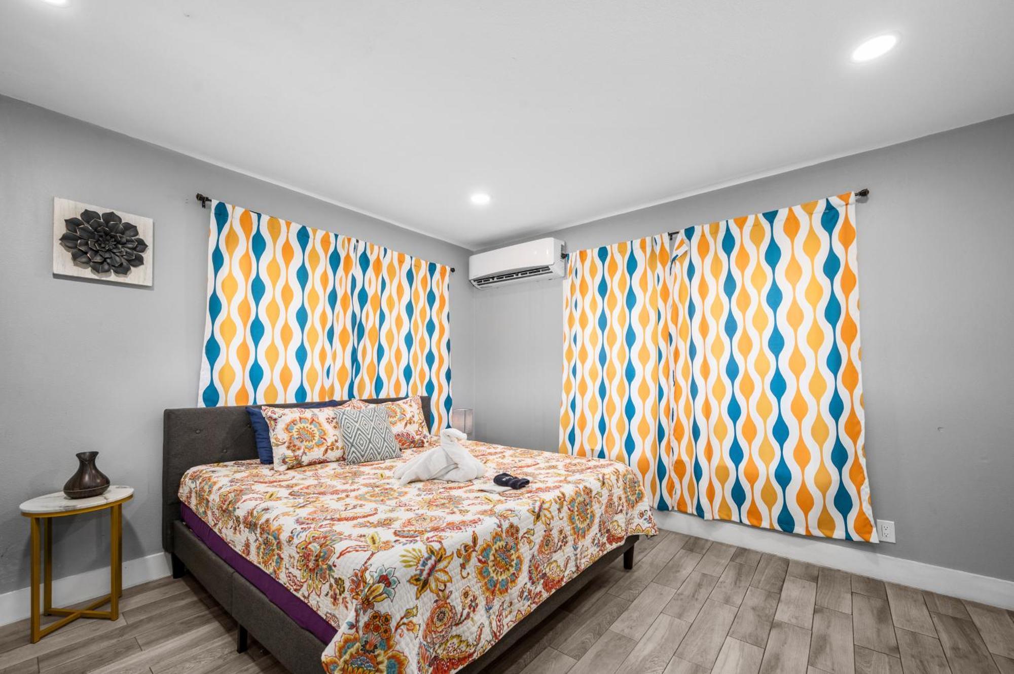 Chic Studio Apt In Central Houston With Free Park Apartment Exterior foto